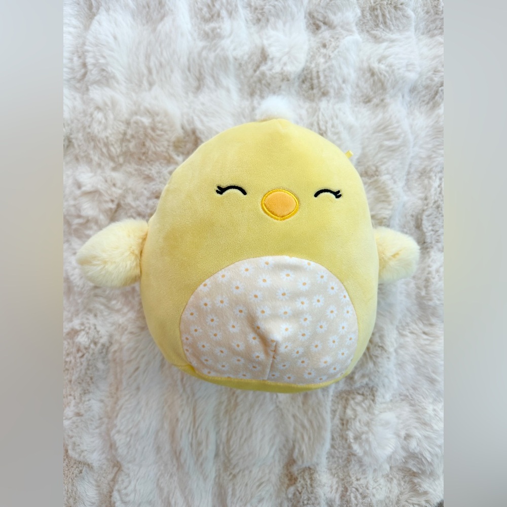 Aimee Chick Squishmallow - Picture 2 of 4